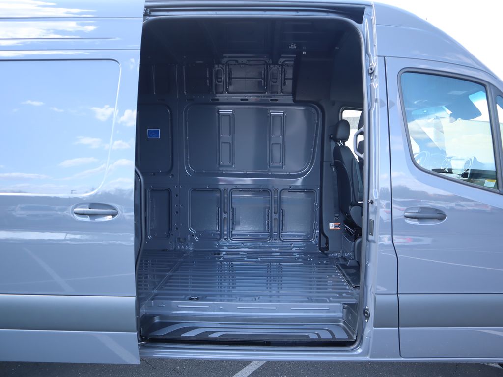 Thumbnail: 2026 Mercedes-Benz Sprinter - 23