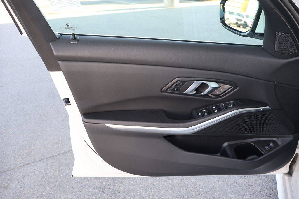 2024 BMW 3 Series 330i xDrive 26