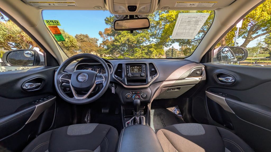 Used 2018 Jeep Cherokee Latitude 4D Sport Utility