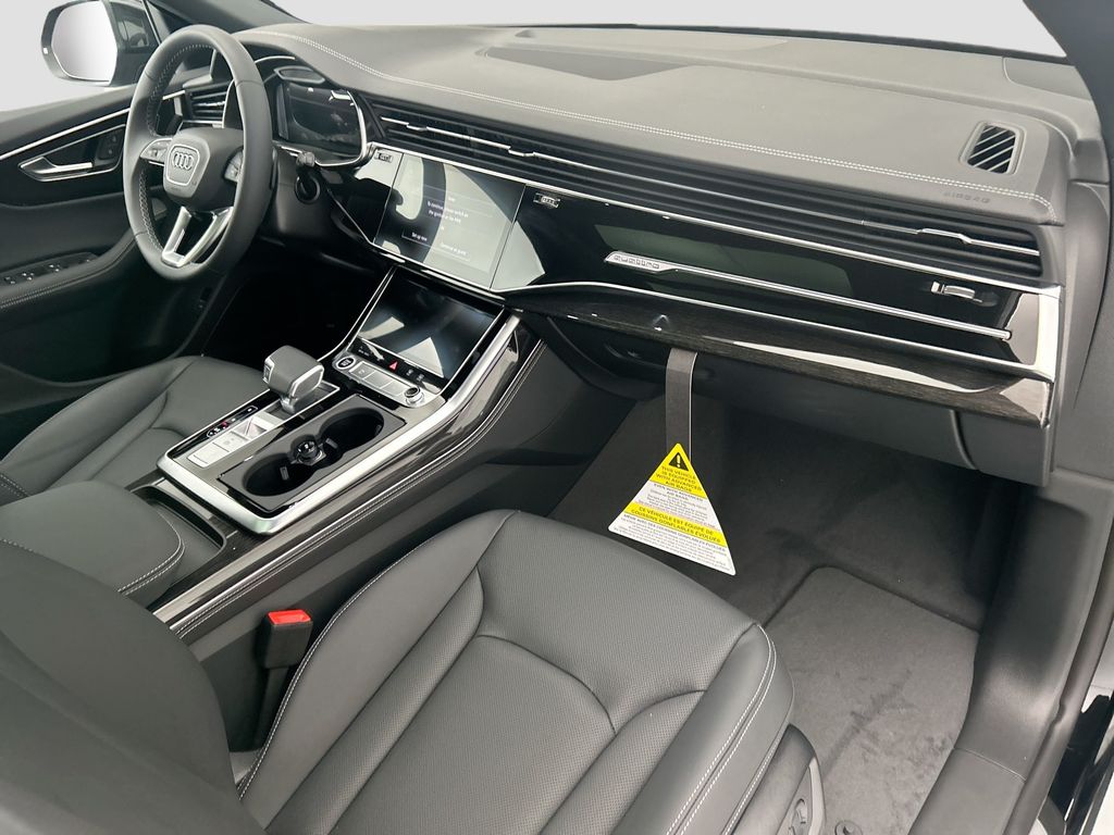 Thumbnail: 2026 Audi Q8 - 16