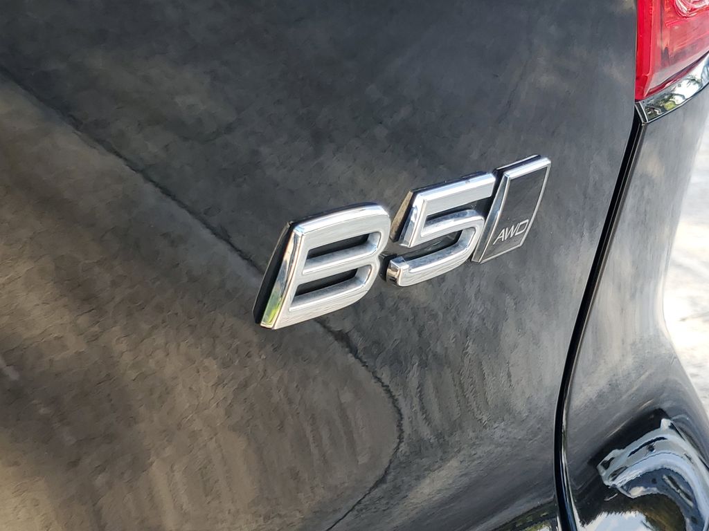 used 2025 Volvo XC40 car, priced at $28,595