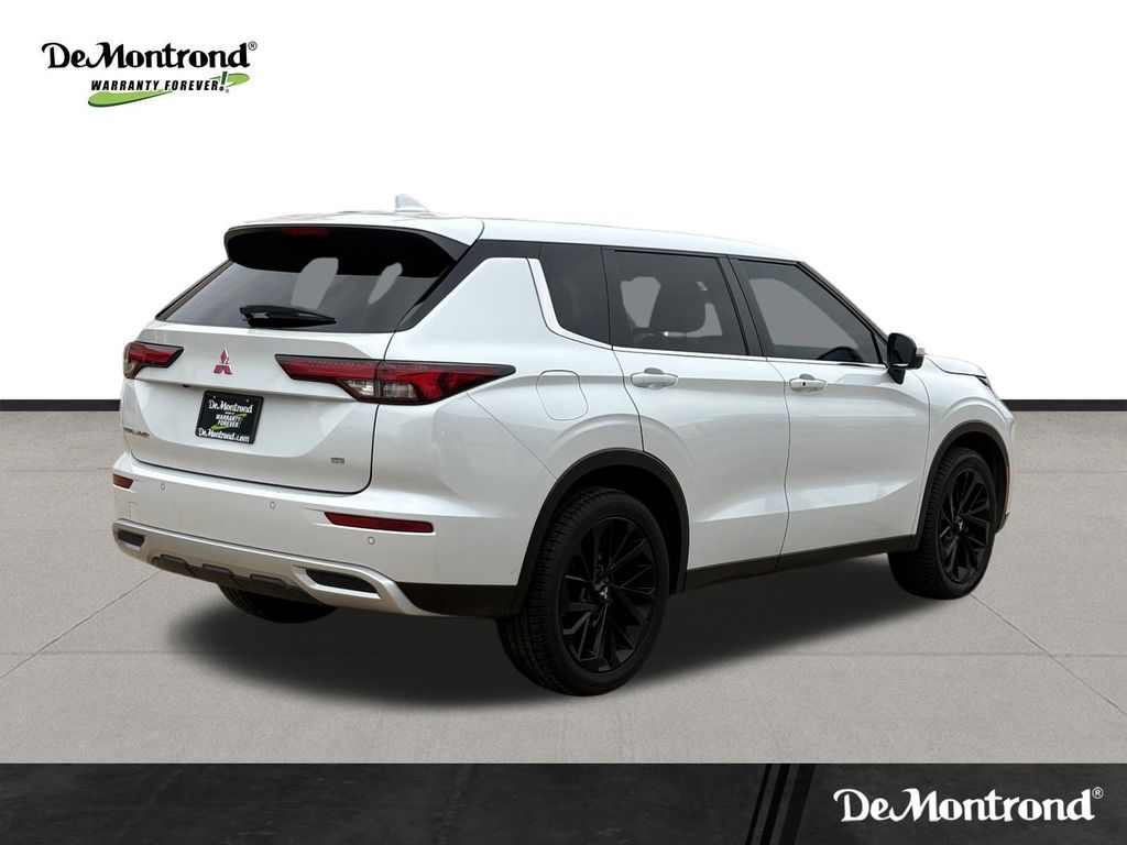 2022 Mitsubishi Outlander SE  at Baytown Hyundai