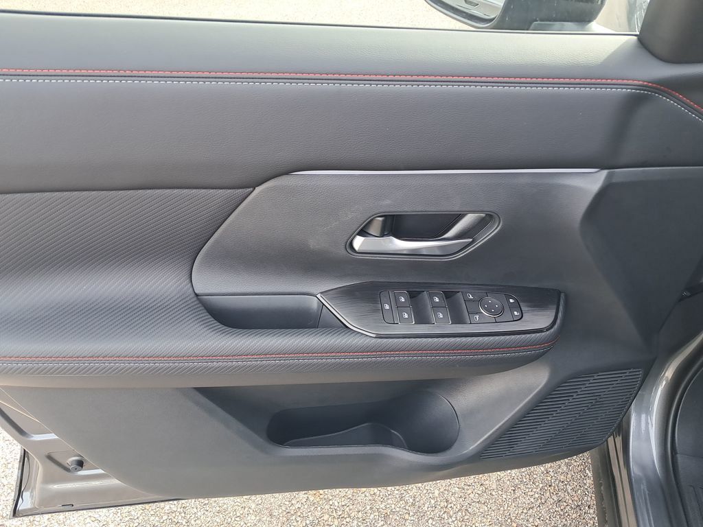 2026 Nissan Kicks SR - 10
