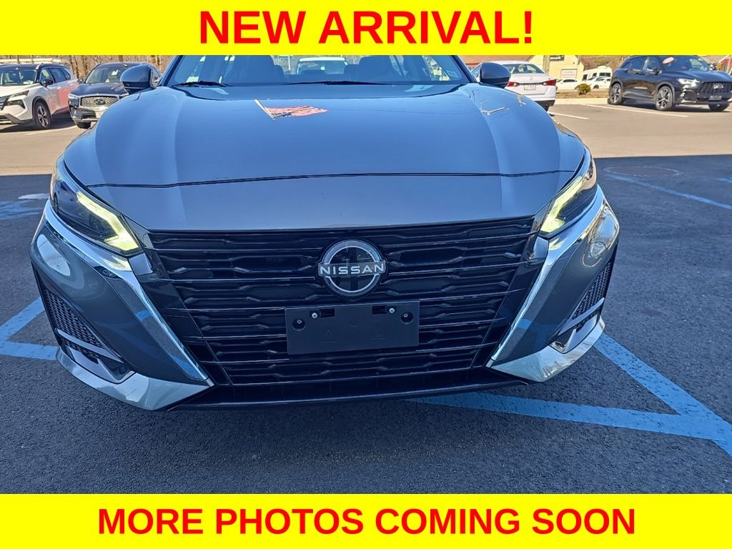 View vehicle photo 2