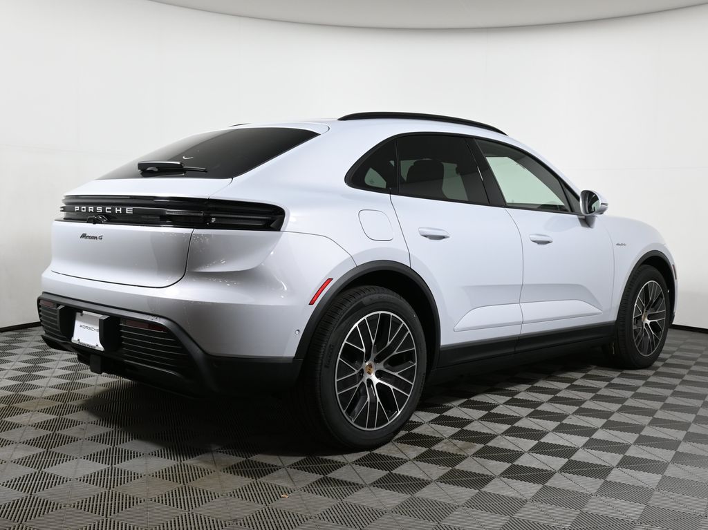Thumbnail: 2025 Porsche Macan - 7
