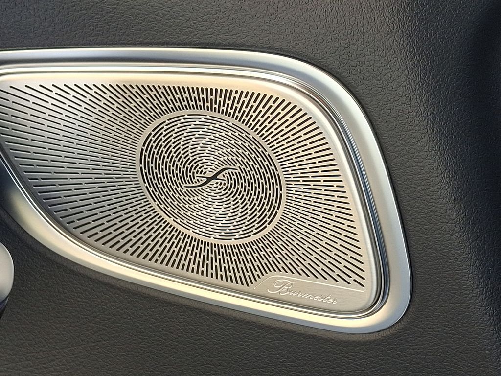 2025 Mercedes-Benz GLC 300 20