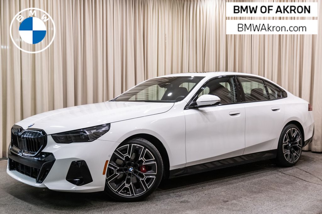 Alpine White 2024 BMW 5 Series Sedan All-Wheel Drive 8-Speed Automatic