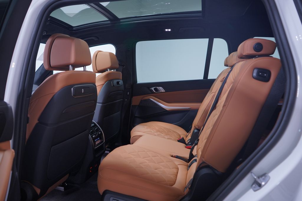 Thumbnail: 2026 BMW X5 - 9