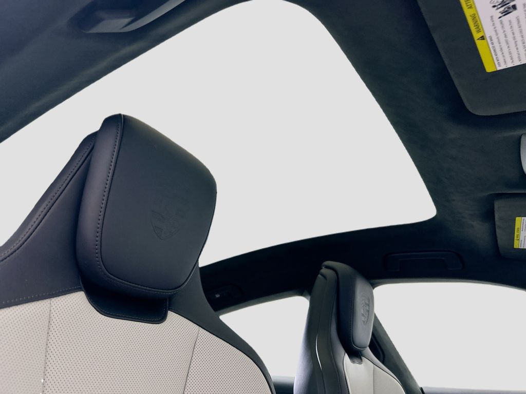 Thumbnail: 2026 Porsche Taycan - 21