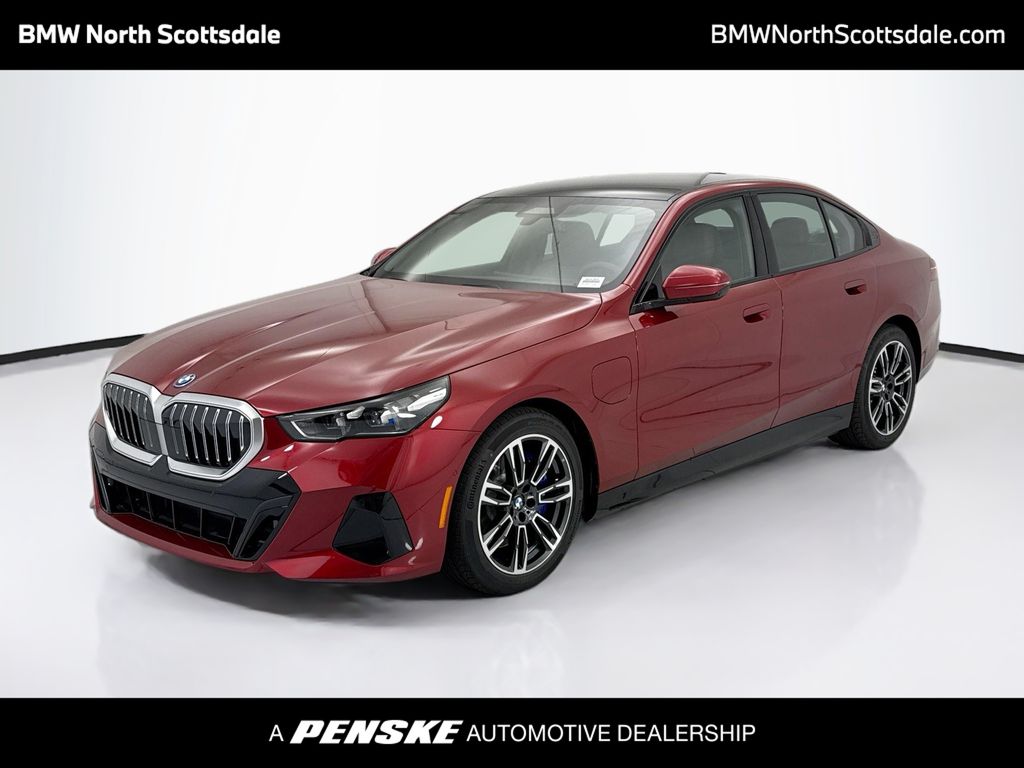 Thumbnail: 2027 BMW 5 Series - 1