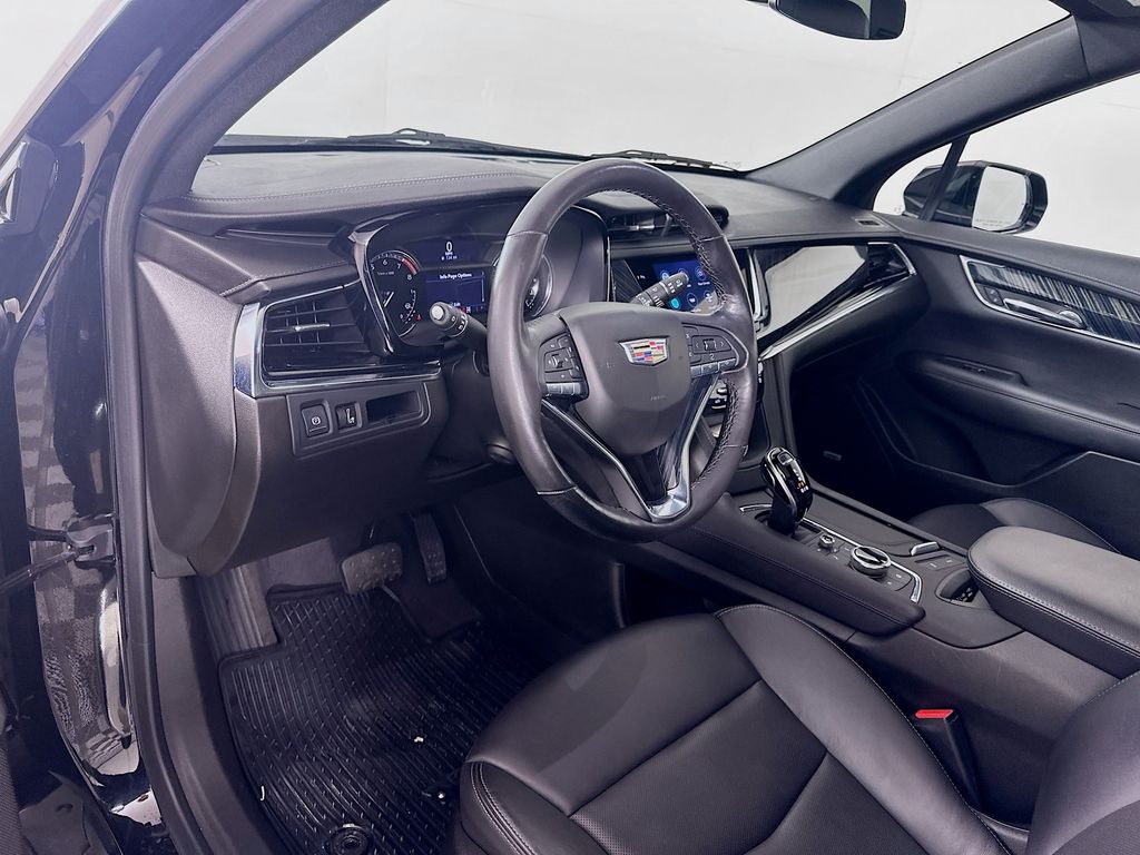 Thumbnail: 2022 Cadillac XT6 - 9