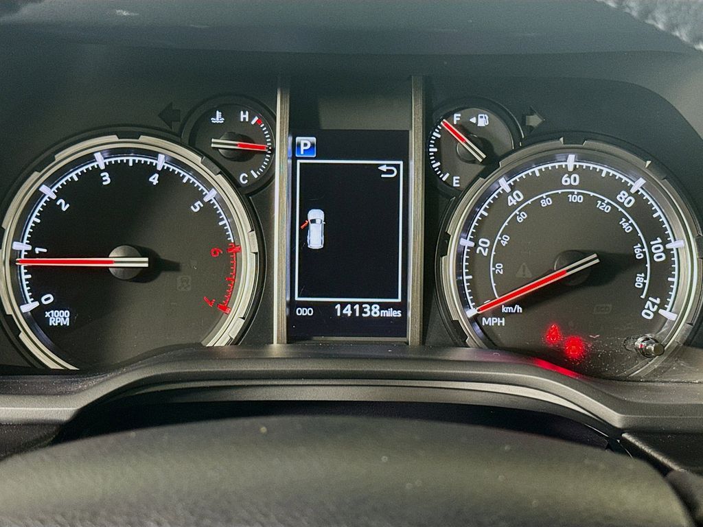 Thumbnail: 2023 Toyota 4Runner - 12