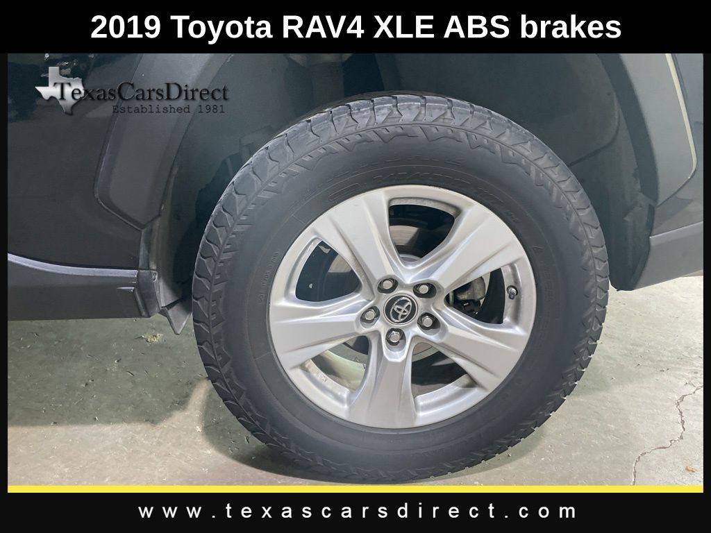 2019 Toyota RAV4 XLE 13