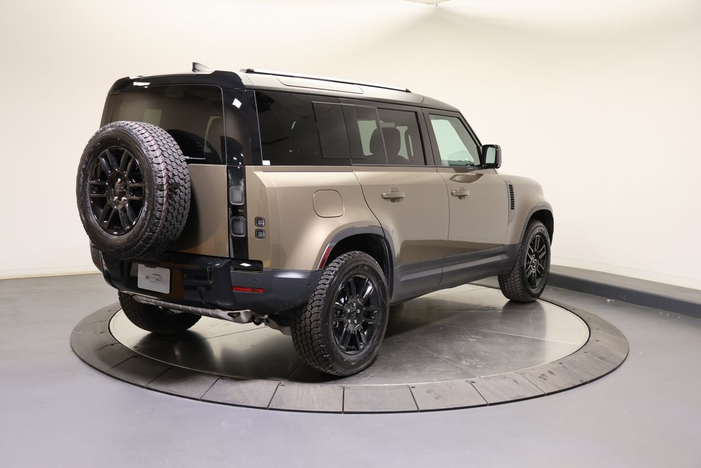 Thumbnail: 2026 Land Rover Defender - 5