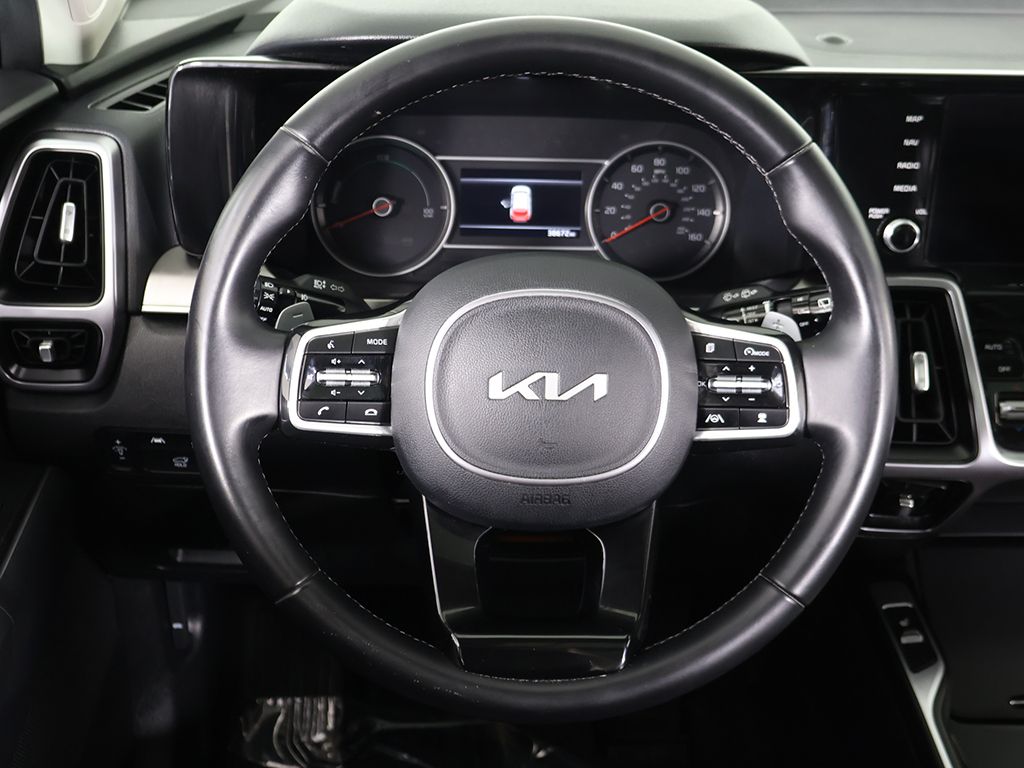 Used 2022 White Kia EX image 43