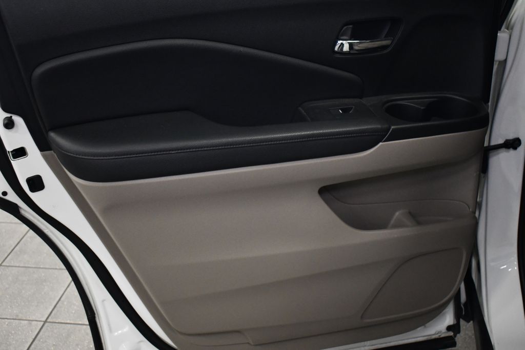 Thumbnail: 2019 Honda Pilot - 29