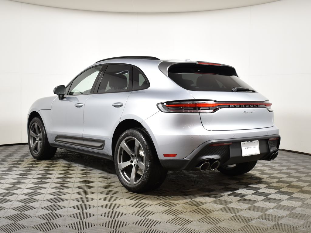 Thumbnail: 2026 Porsche Macan - 3