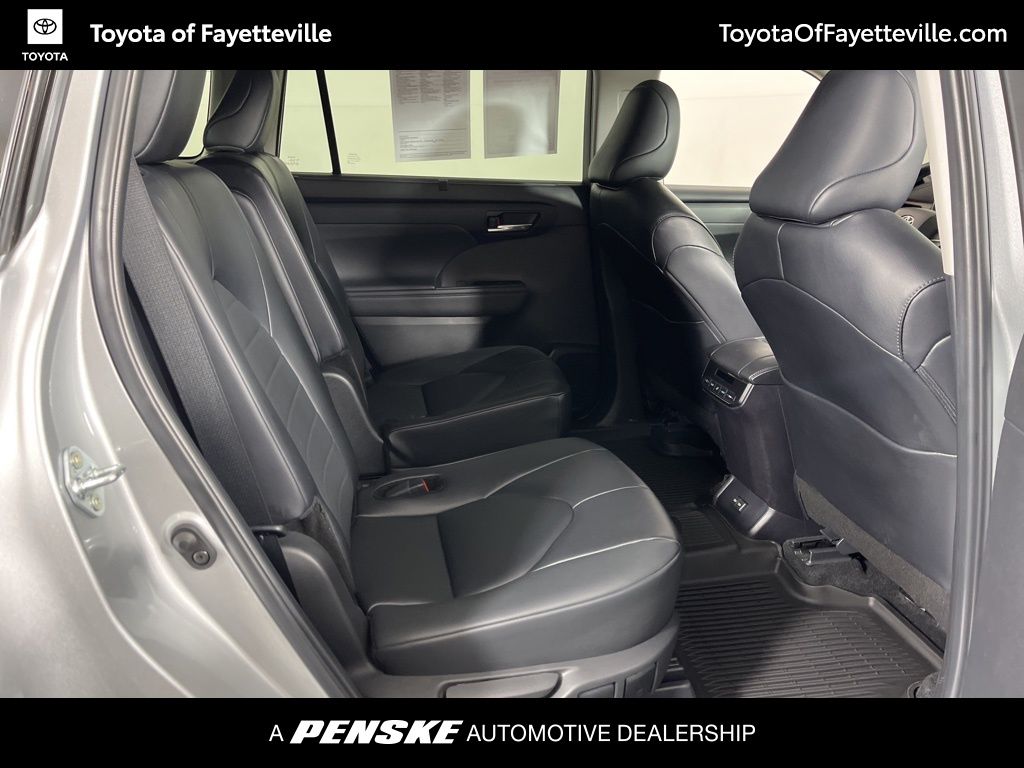 2024 Toyota Highlander XLE 9
