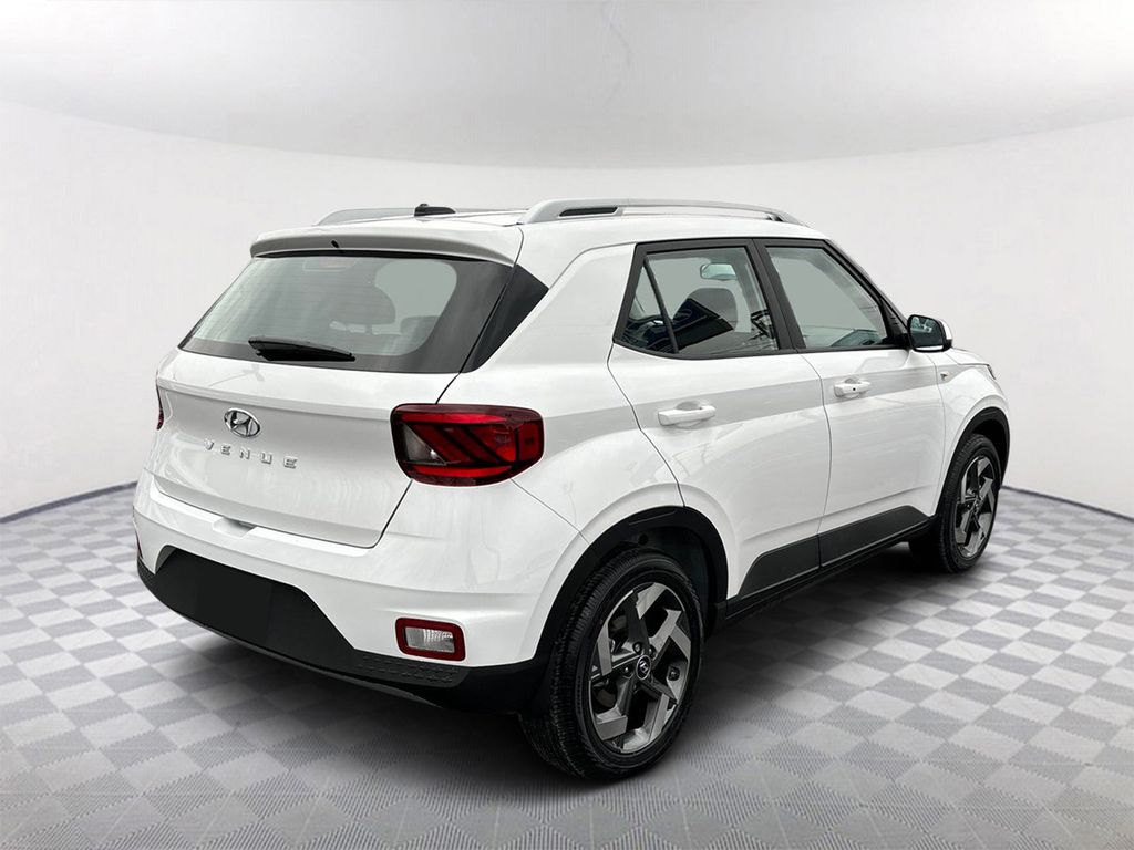 2025 Hyundai Venue SEL - 6