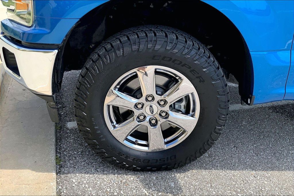 Used 2019 Blue Ford XLT image 8