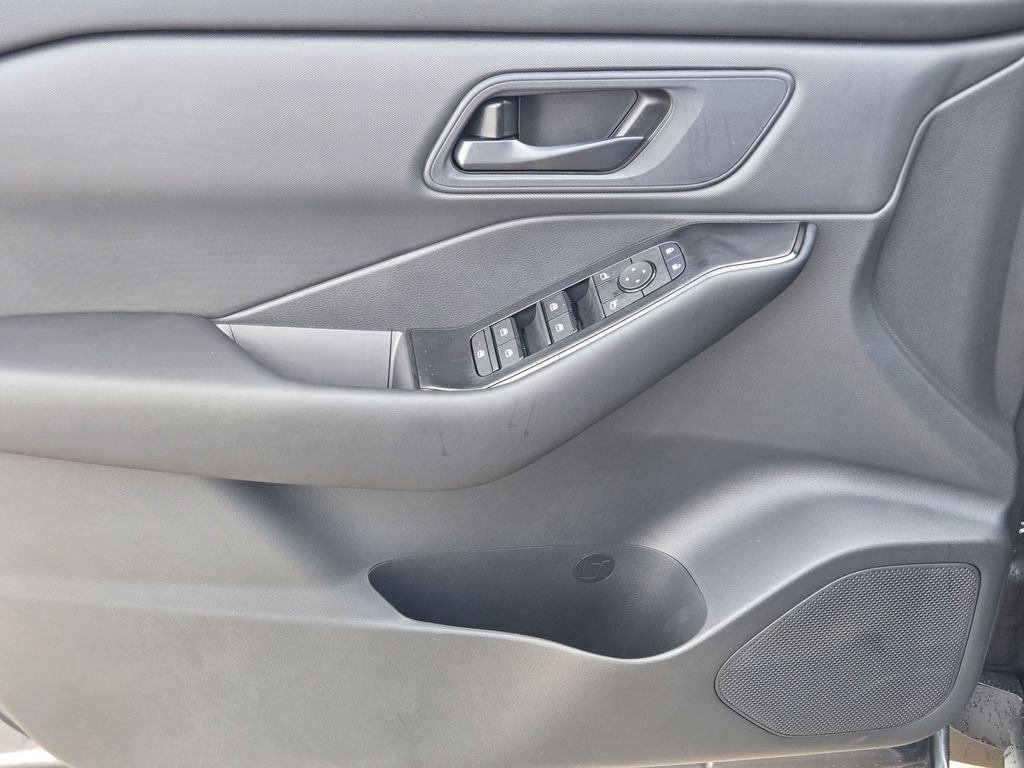 2026 Nissan Rogue S - Photo 15