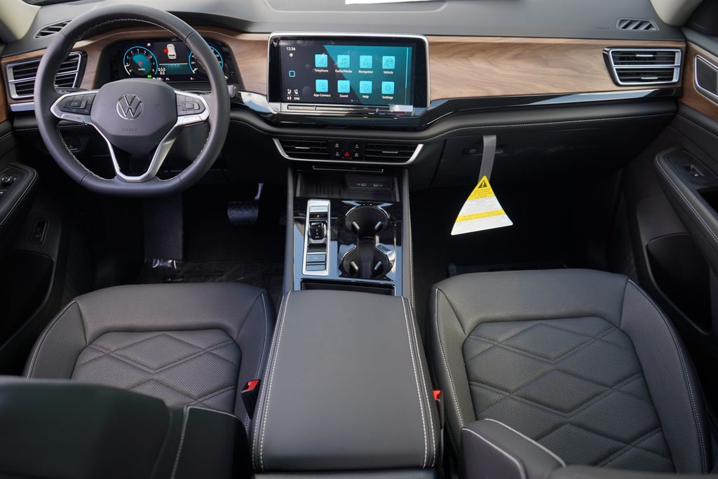 2025 Volkswagen Atlas SE 9