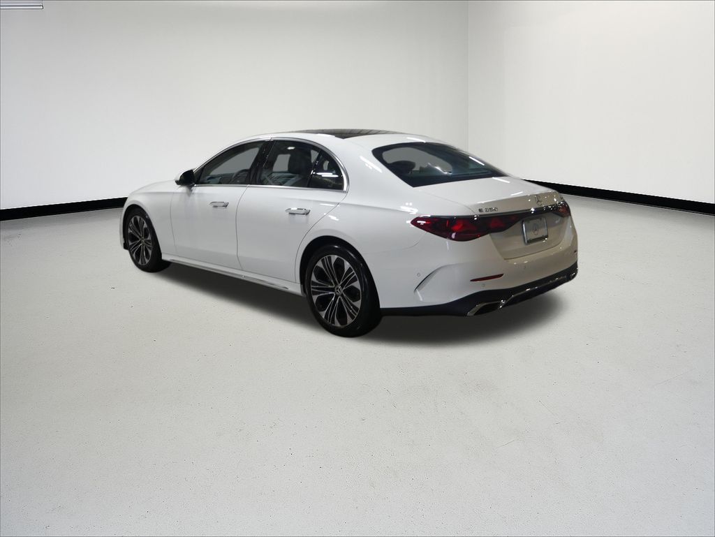 Thumbnail: 2026 Mercedes-Benz E-Class - 3