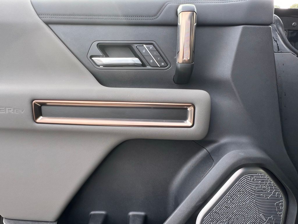 Thumbnail: 2025 GMC Hummer EV - 25