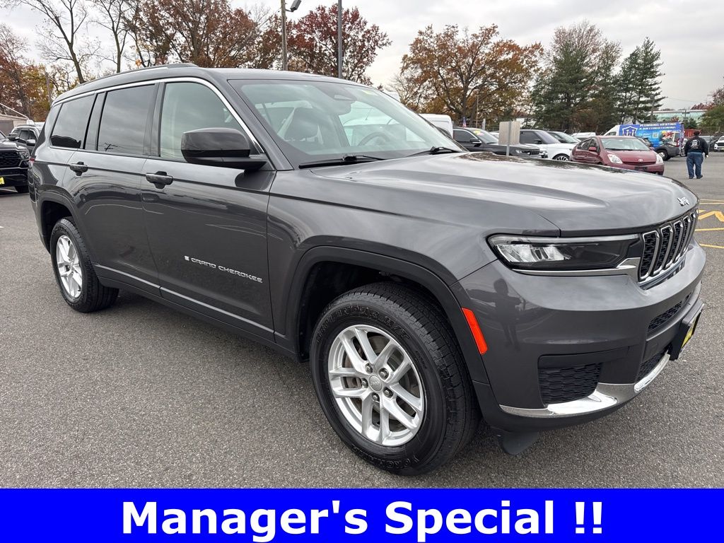 2022 Jeep Grand Cherokee L Laredo 4WD