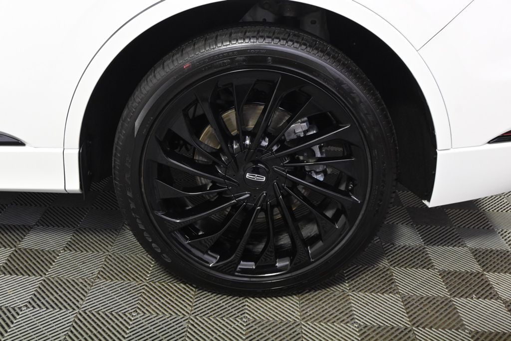 New 2026 White Lincoln Reserve image 21