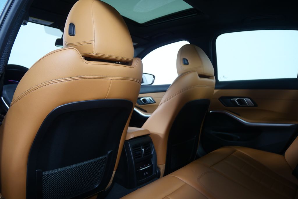 Thumbnail: 2021 BMW 3 Series - 18