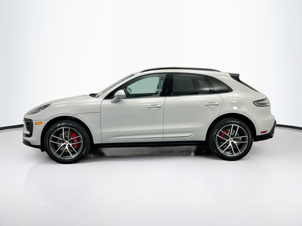 Thumbnail: 2026 Porsche Macan - 2