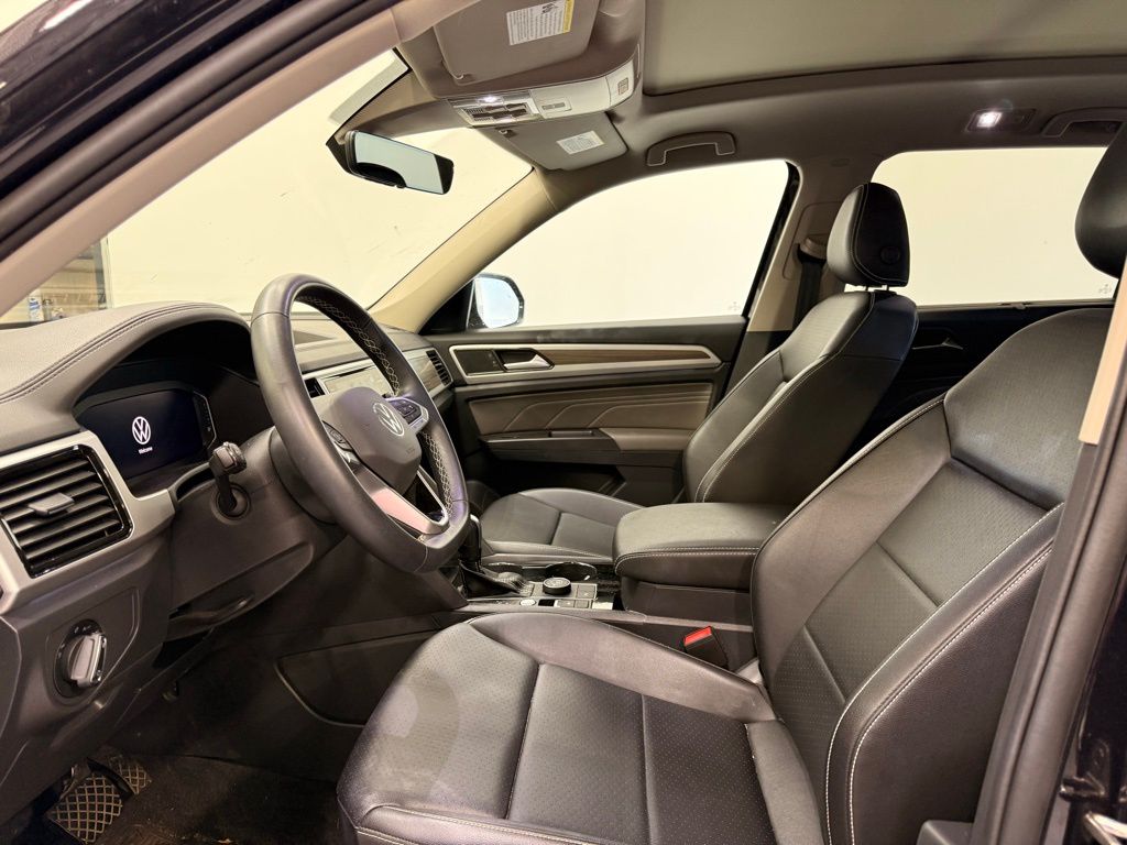 Thumbnail: 2023 Volkswagen Atlas - 10