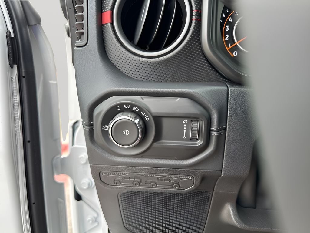 New 2026 White/off-white Jeep Rubicon image 29
