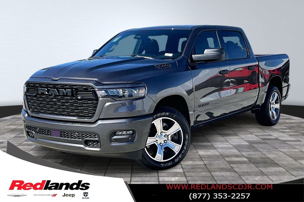2026 RAM 1500 Express Crew Cab 4WD