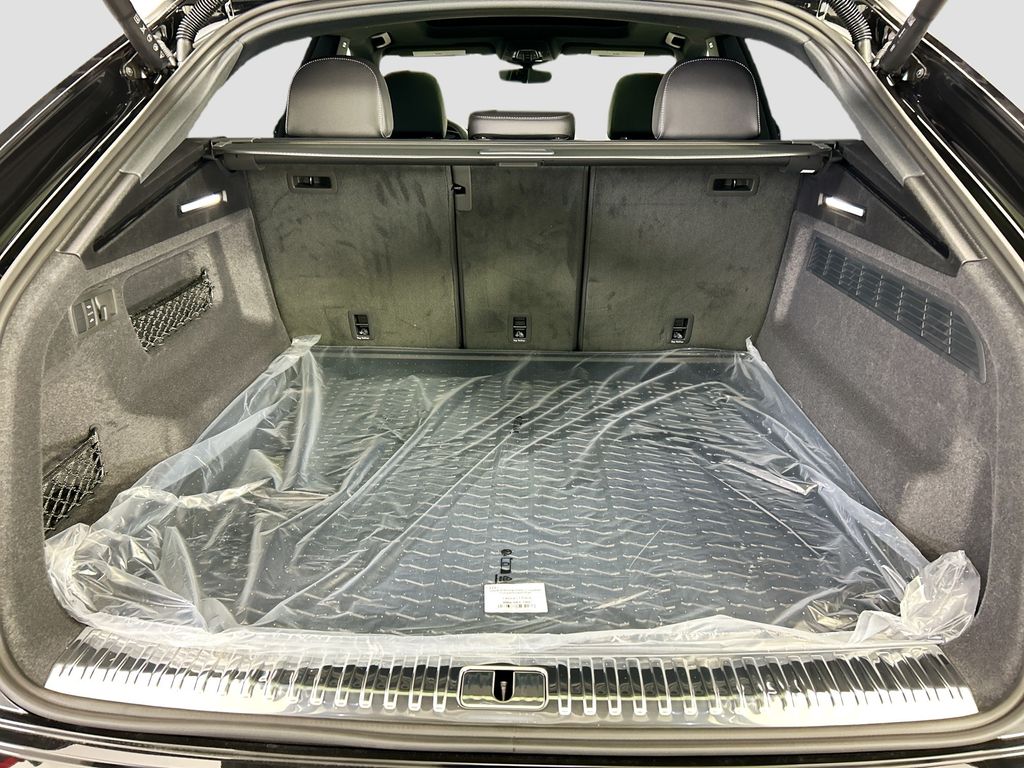 Thumbnail: 2026 Audi Q8 - 27