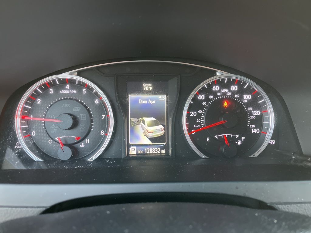 2015 Toyota Camry SE 23