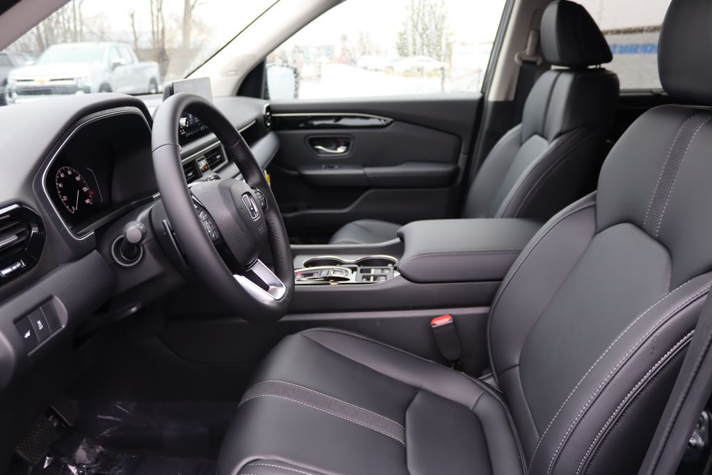 Thumbnail: 2025 Honda Pilot - 32