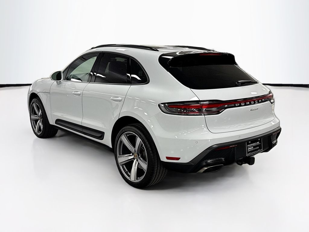 Thumbnail: 2025 Porsche Macan - 3