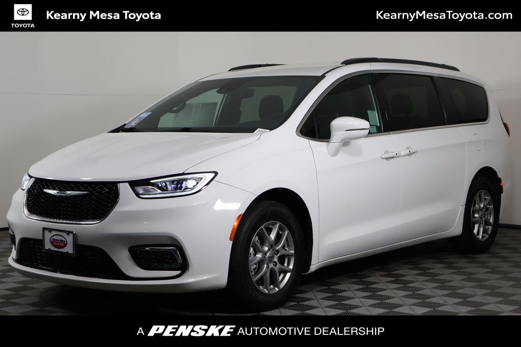 2022 Chrysler Pacifica Touring -
                San Diego, CA