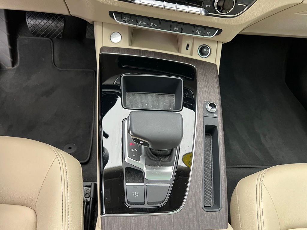 Thumbnail: 2023 Audi Q5 - 11