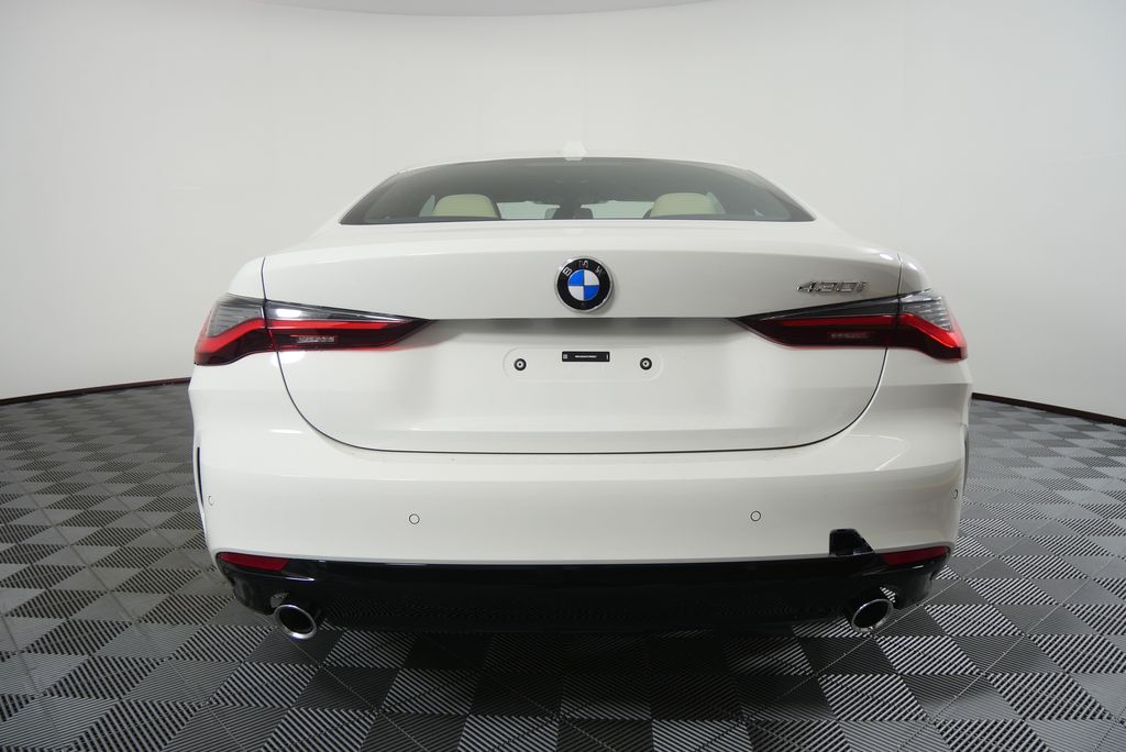 Thumbnail: 2026 BMW 4 Series - 4