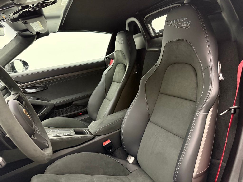 Thumbnail: 2025 Porsche  - 5