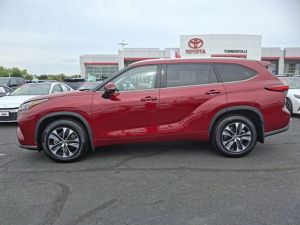 Thumbnail: 2020 Toyota Highlander - 7