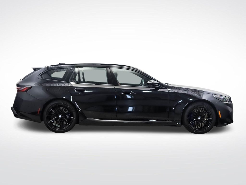 Thumbnail: 2027 BMW M5 - 7