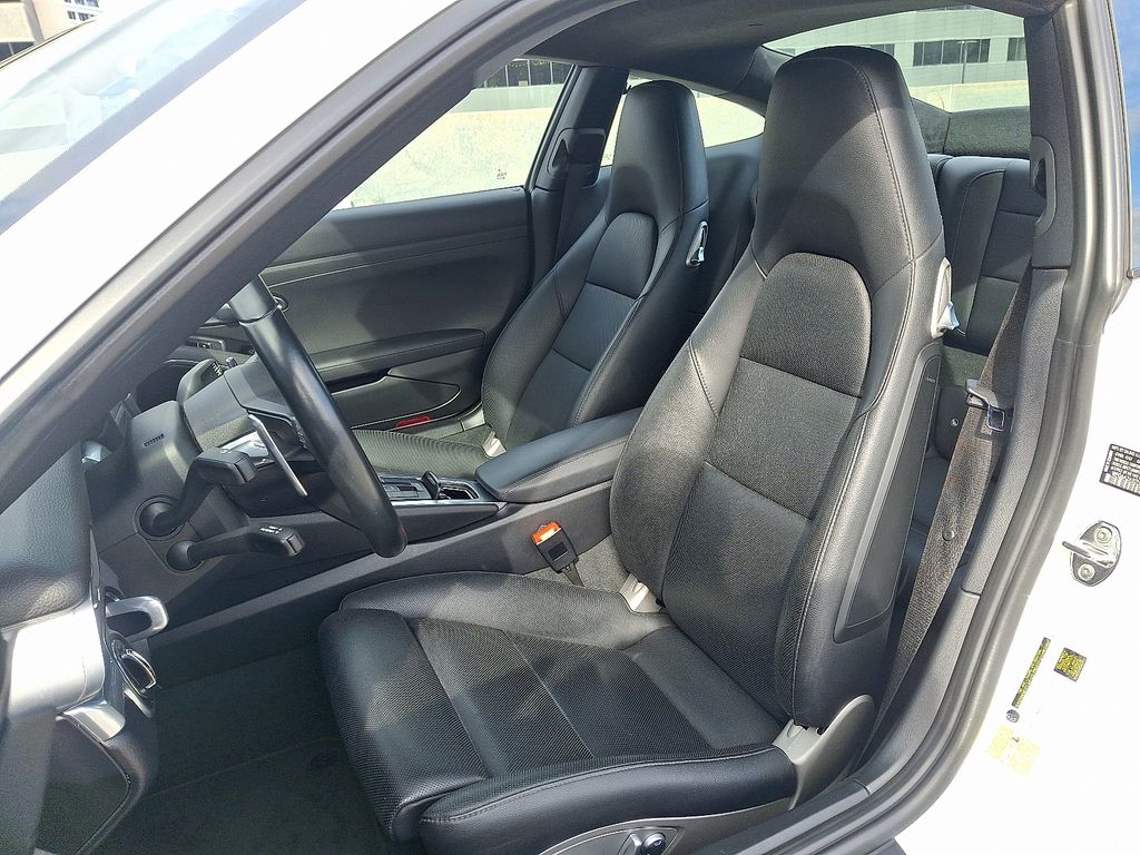 Thumbnail: 2017 Porsche 911 - 5