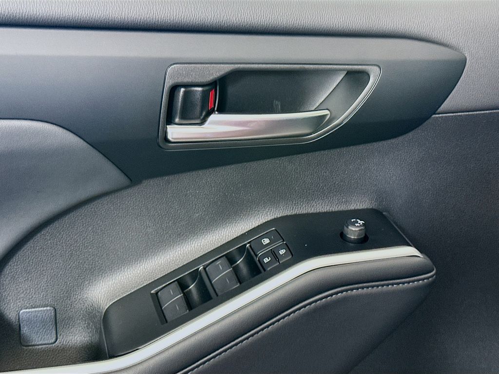 Thumbnail: 2026 Toyota Highlander - 18