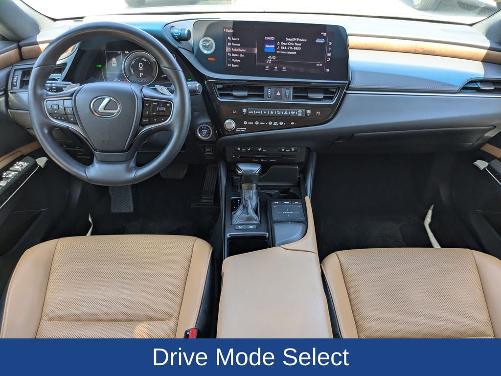 2022 Lexus ES 300h 
