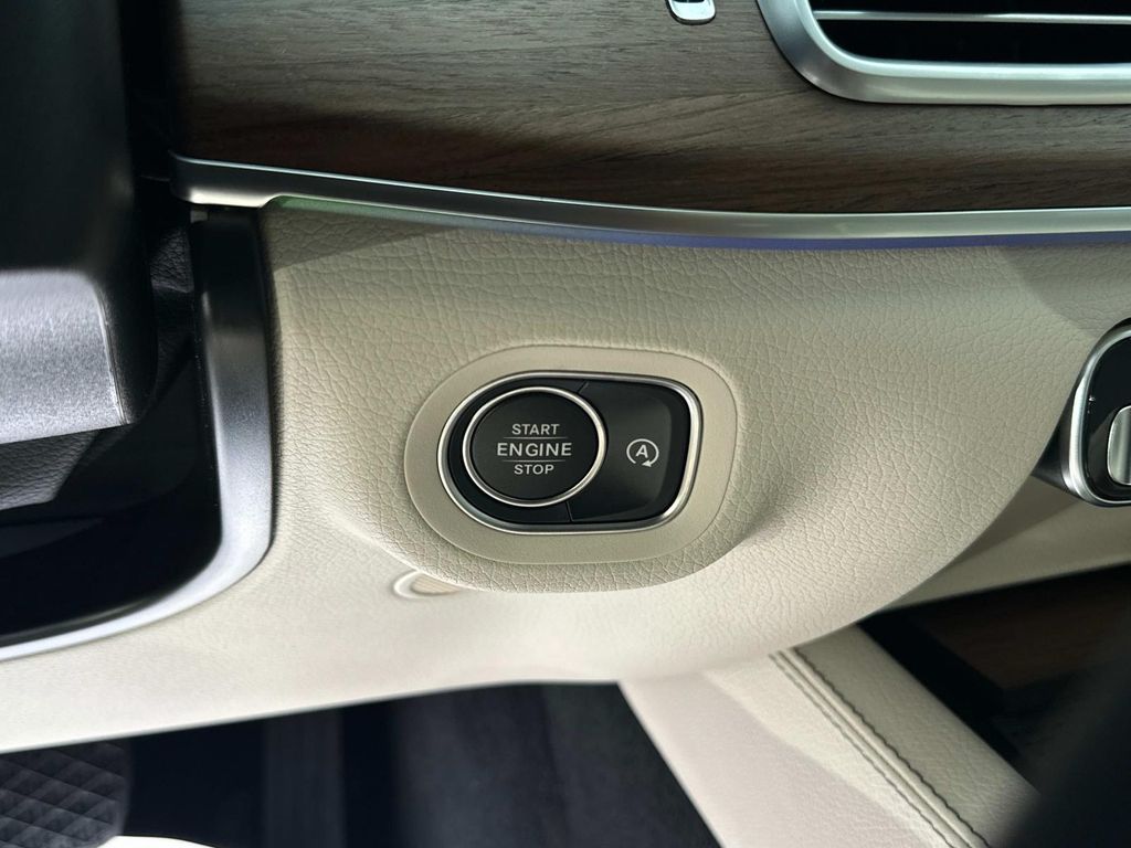 Thumbnail: 2026 Mercedes-Benz GLE - 22