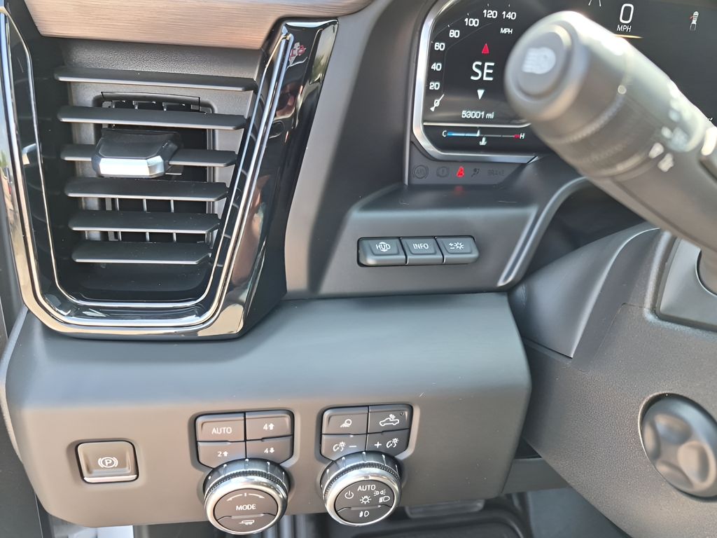 Used 2025 White GMC AT4 image 34